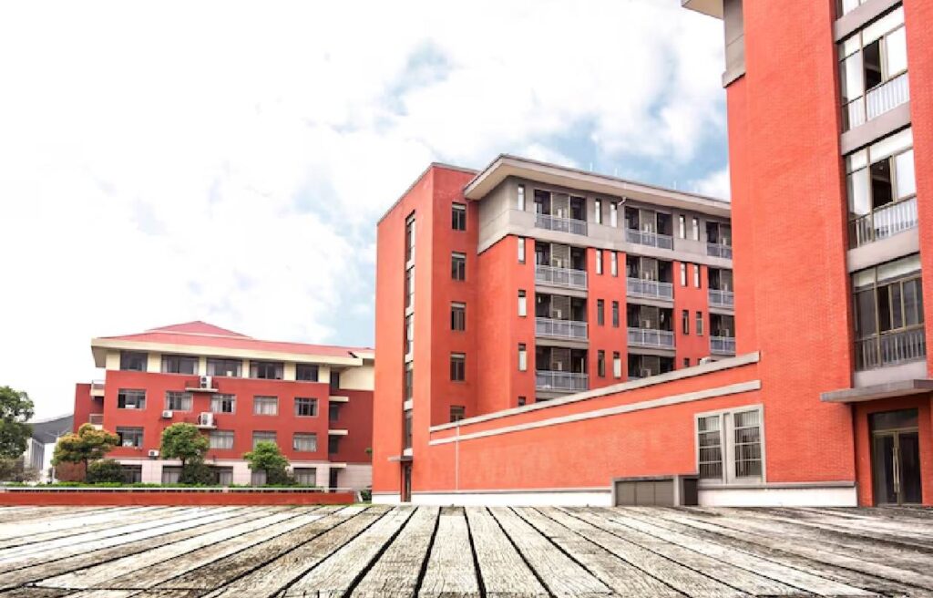 Plumbing Services for School and Colleges